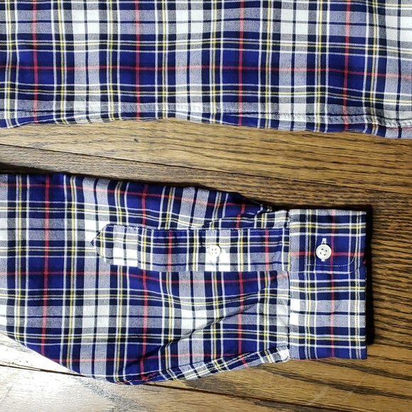 Ralph Lauren Classic Fit Long Sleeves Button Down Shirt - Picture 3 of 9